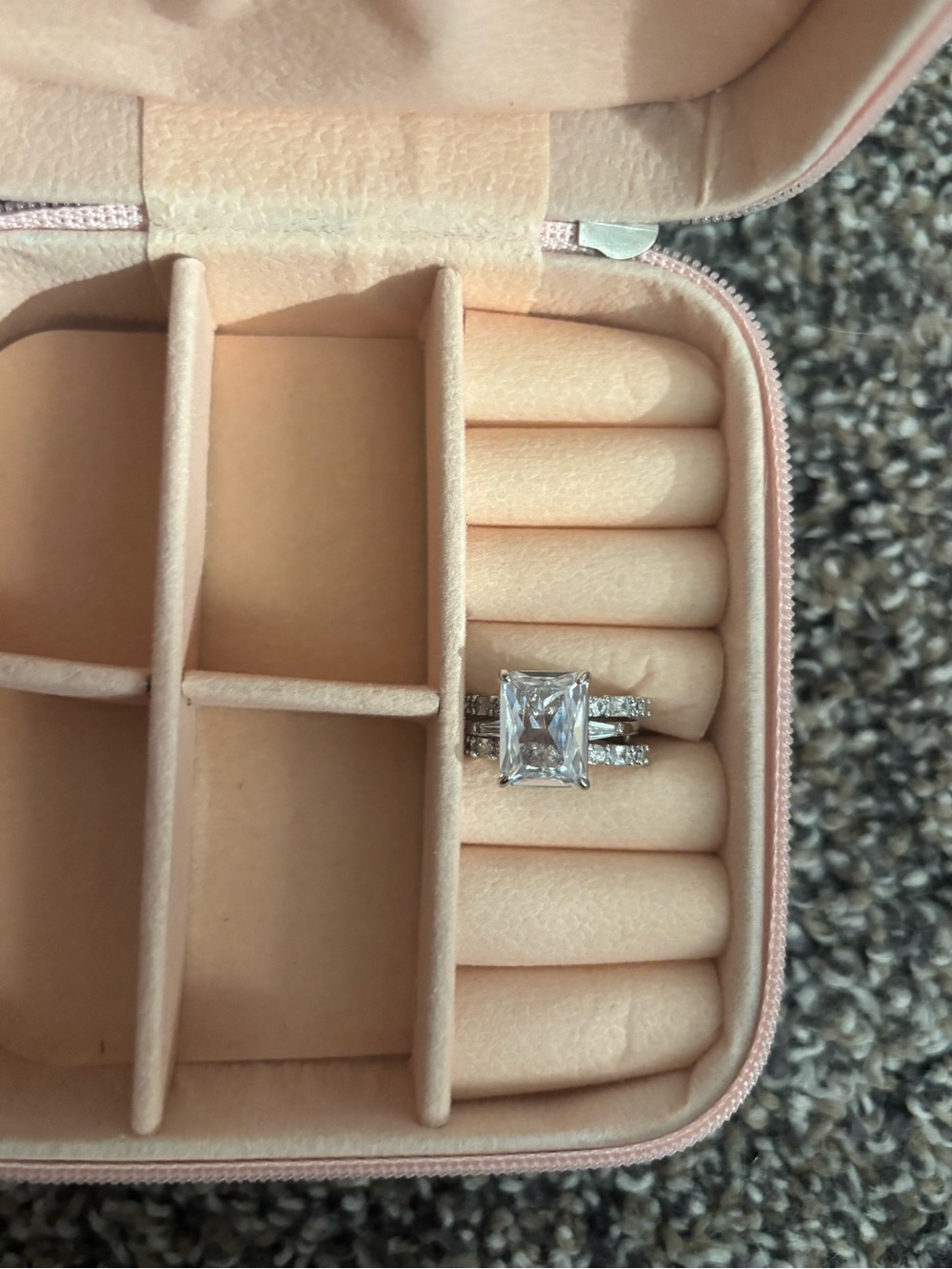 Elegant Emerald-Cut CZ Bridal Ring Set in Silver